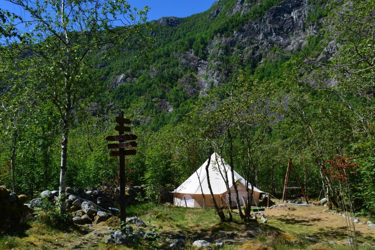 Хостел Hardanger Basecamp Osa Екстер'єр фото