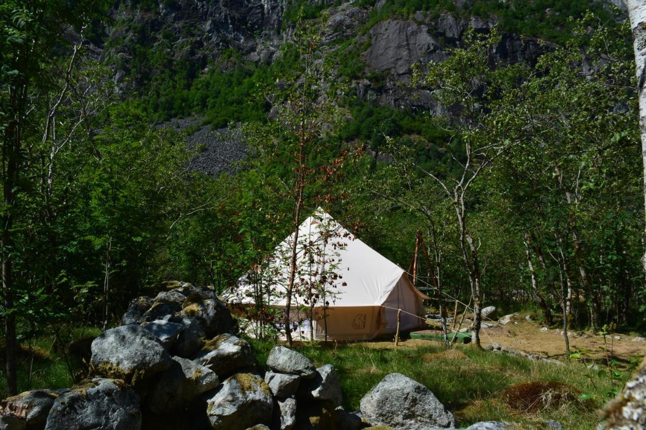Хостел Hardanger Basecamp Osa Екстер'єр фото