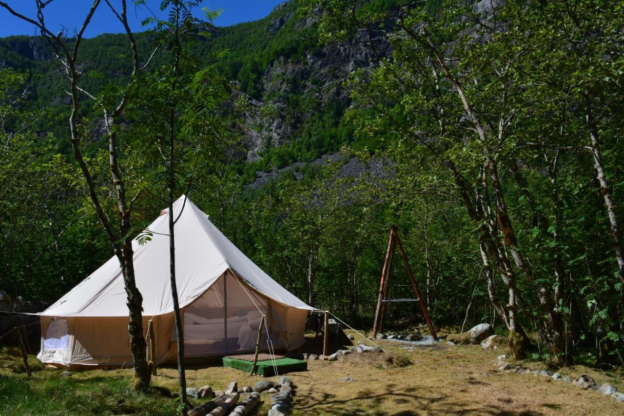 Хостел Hardanger Basecamp Osa Екстер'єр фото