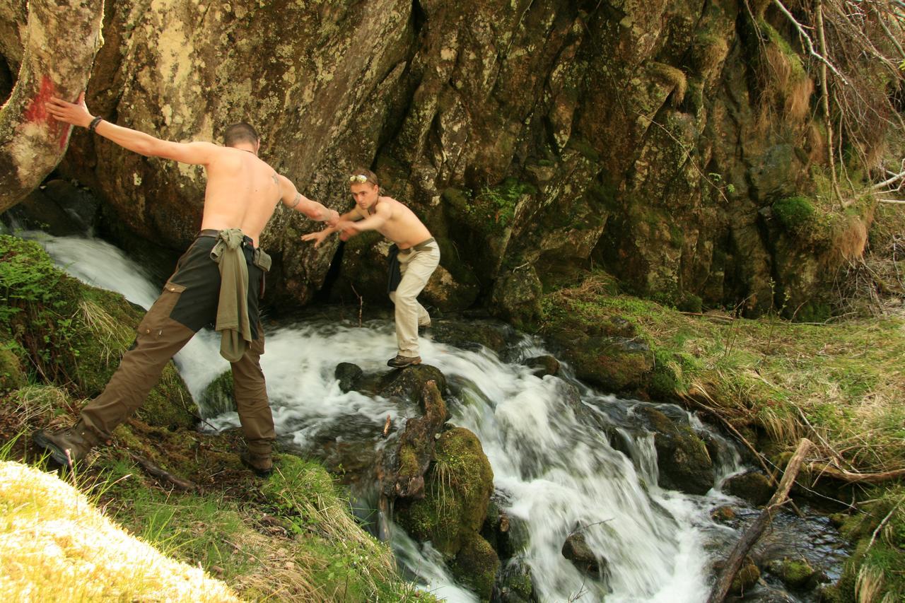 Хостел Hardanger Basecamp Osa Екстер'єр фото