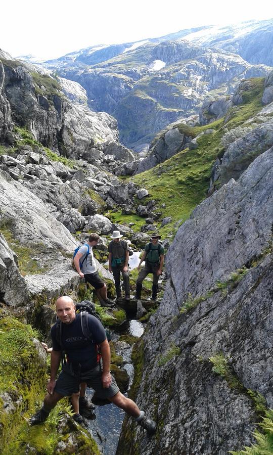 Хостел Hardanger Basecamp Osa Екстер'єр фото
